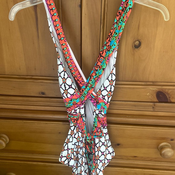 TRINA TURK Colorful VENICE BEACH ONE PIECE SWIMSUIT Size 8 Resort Wear Beach - Picture 5 of 8